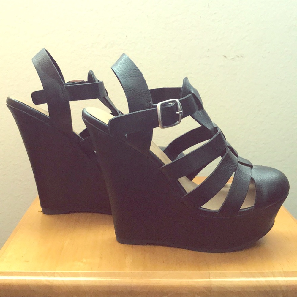 Black wedge